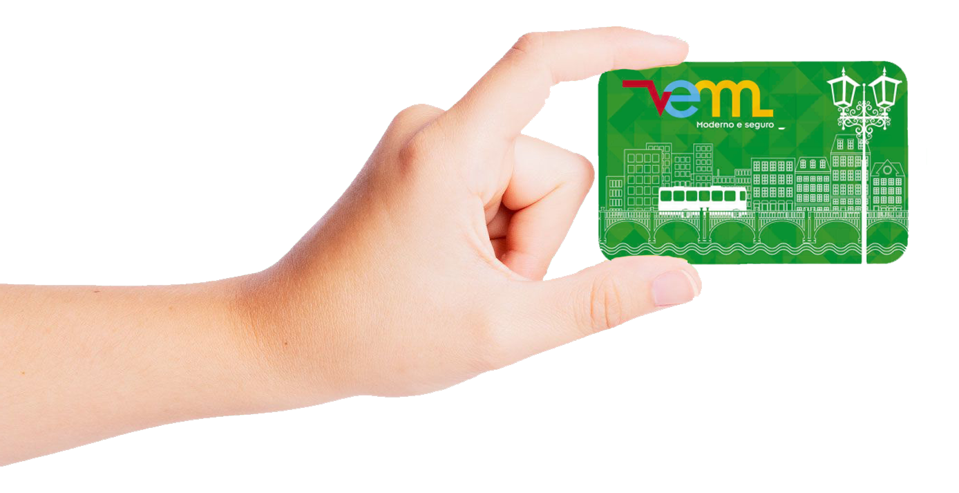Mão segurando o cartão do VEM - Vale Eletronico Metropolitano